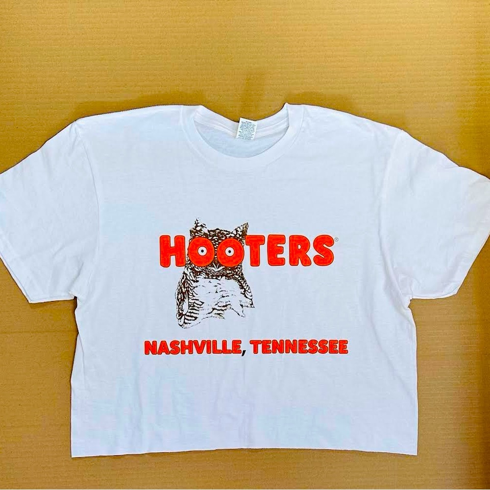 Hooters Crop top